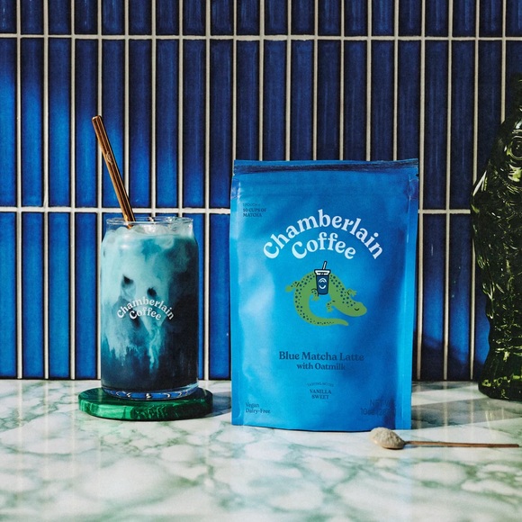 Chamberlin Coffee Other - NWT Chamberlin Coffee Blue Matcha Latte with Oatmilk - 10oz
Flavor: Vanilla